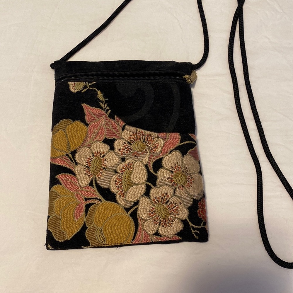 Elegant fabric purse